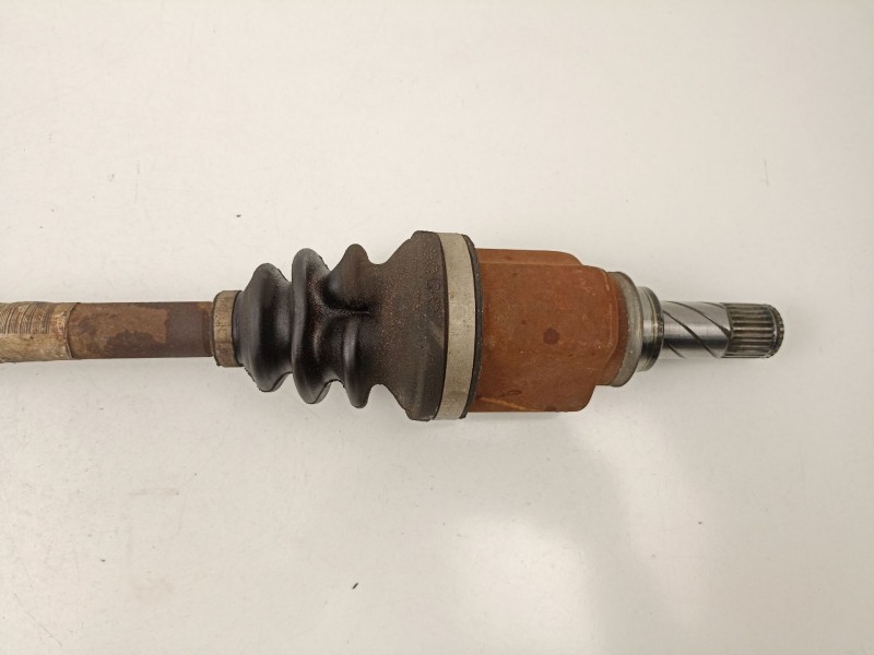 Recambio de transmision delantera izquierda para dacia sandero 1.5 dci referencia OEM IAM 8200863653  