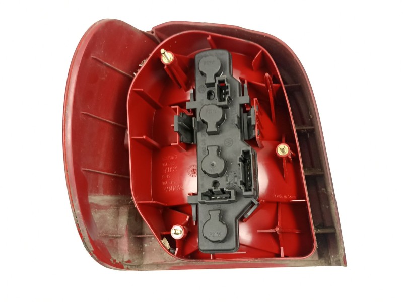 Recambio de piloto trasero derecho para volkswagen polo (6n2) 1.4 tdi referencia OEM IAM 6N0945096H  