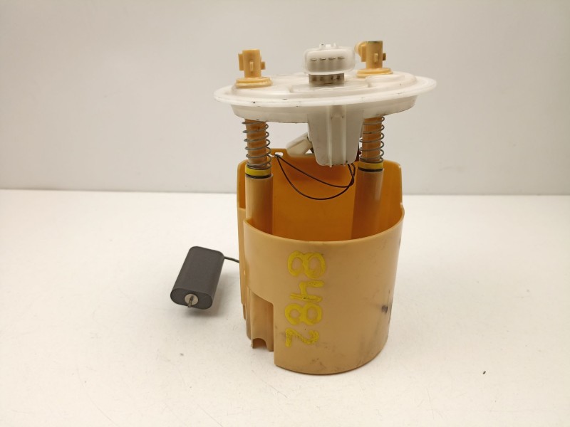 Recambio de bomba combustible aforador para dacia sandero 1.5 dci referencia OEM IAM 8200397677 0974190990005 