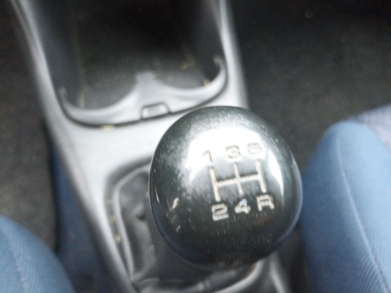 mazda 626 v (gf) del año 1999