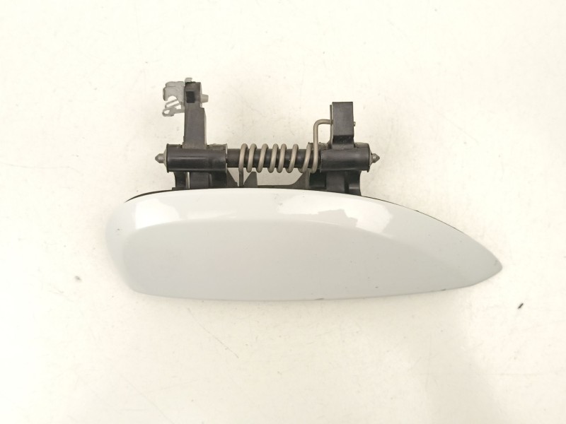 Recambio de manilla delantera derecha para dacia sandero ii 1.5 blue dci 95 (b8jl) referencia OEM IAM 806067028R  