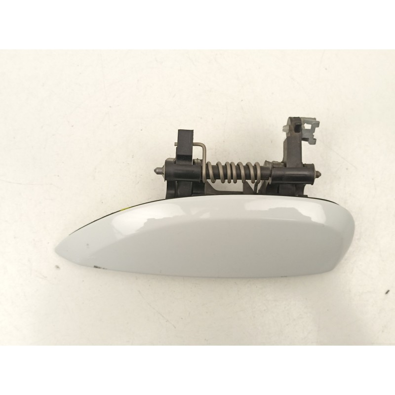 Recambio de manilla delantera izquierda para dacia sandero ii 1.5 blue dci 95 (b8jl) referencia OEM IAM 806070421R  