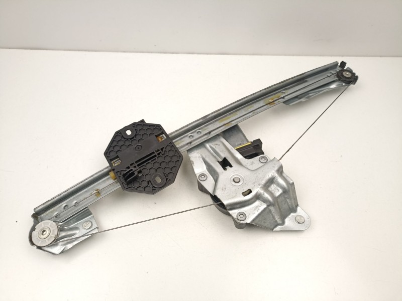 Recambio de elevalunas delantero derecho para dacia sandero ii 1.5 blue dci 95 (b8jl) referencia OEM IAM 807209299R  