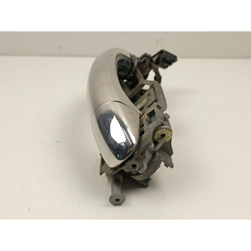 Recambio de manilla trasera derecha para volkswagen touareg (7la, 7l6, 7l7) 5.0 v10 tdi referencia OEM IAM 7L0839886A  