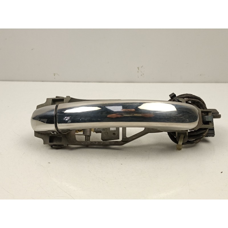 Recambio de manilla delantera derecha para volkswagen touareg (7la, 7l6, 7l7) 5.0 v10 tdi referencia OEM IAM 7L0837886C  