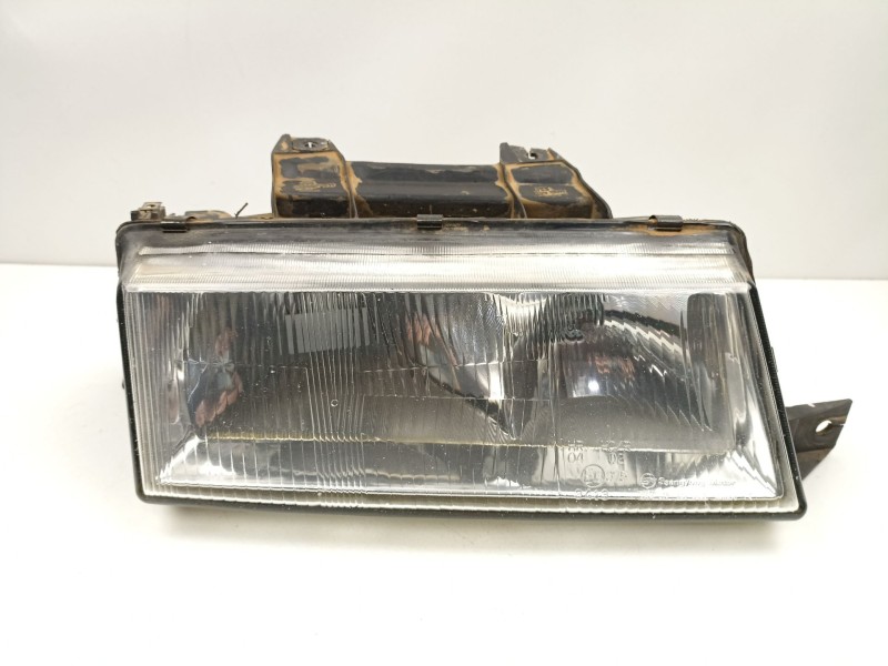 Recambio de faro derecho para ssangyong musso (fj) 2.9 td referencia OEM IAM 8310205100X  