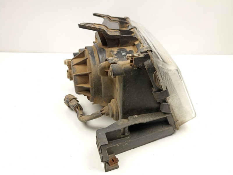 Recambio de faro derecho para ssangyong musso (fj) 2.9 td referencia OEM IAM 8310205100X  