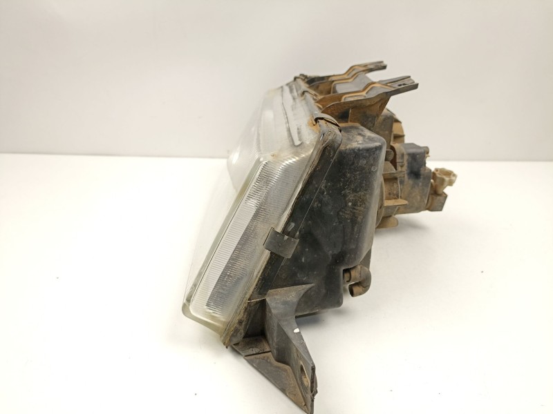 Recambio de faro derecho para ssangyong musso (fj) 2.9 td referencia OEM IAM 8310205100X  