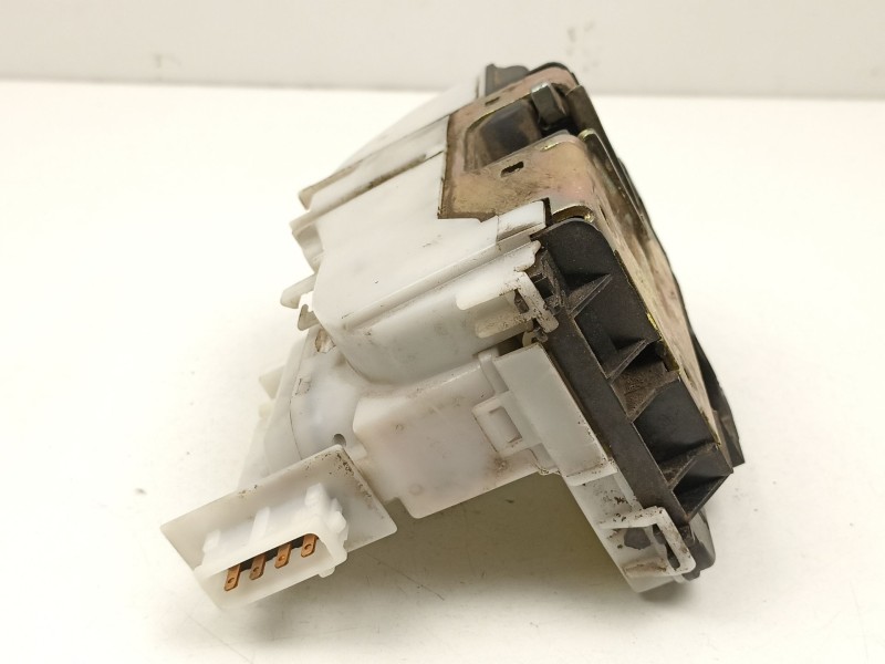 Recambio de cerradura puerta delantera derecha para volkswagen vento (1h2) 2.0 referencia OEM IAM 1H1837016A  