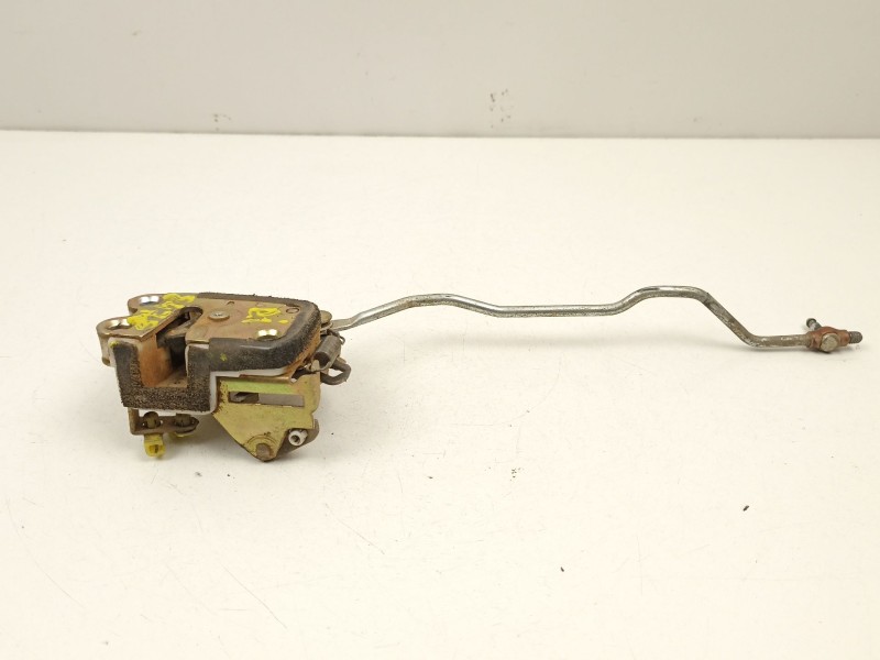 Recambio de cerradura puerta delantera izquierda para ssangyong musso (fj) 2.9 td referencia OEM IAM 7120105002  