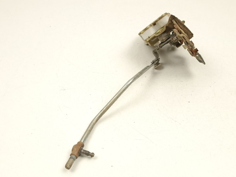 Recambio de cerradura puerta trasera izquierda para ssangyong musso (fj) 2.9 td referencia OEM IAM 7130105000  