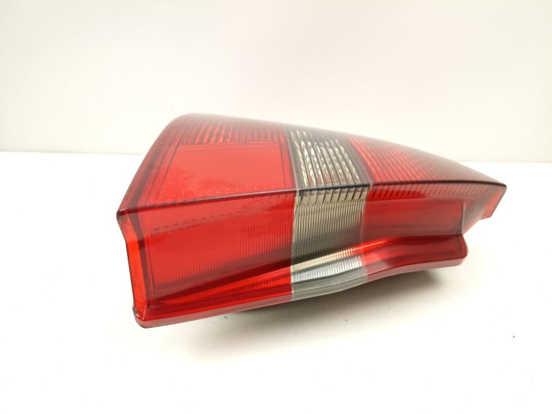 Recambio de piloto trasero izquierdo para mitsubishi carisma 1.8 g referencia OEM IAM MR485469  