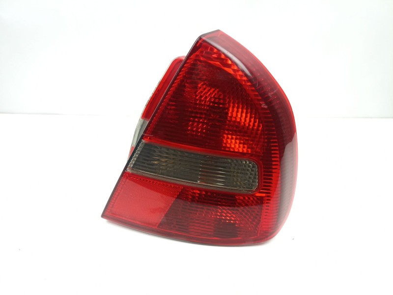 Recambio de piloto trasero derecho para mitsubishi carisma 1.8 g referencia OEM IAM MR485470  