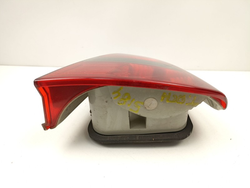 Recambio de piloto trasero derecho para mitsubishi carisma 1.8 g referencia OEM IAM MR485470  