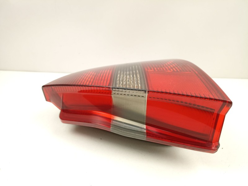 Recambio de piloto trasero derecho para mitsubishi carisma 1.8 g referencia OEM IAM MR485470  