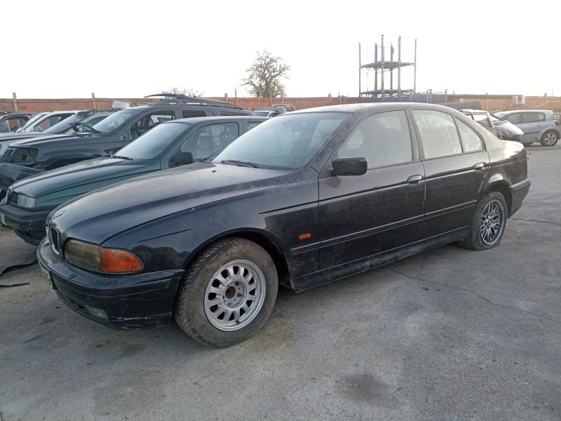 bmw 5 (e39) del año 2000
