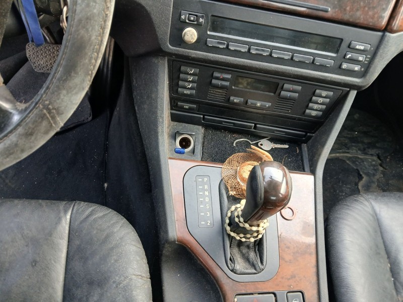 bmw 5 (e39) del año 2000