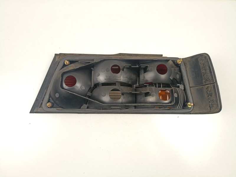 Recambio de piloto trasero izquierdo para peugeot 405 i (15b) 1.9 referencia OEM IAM 635063  
