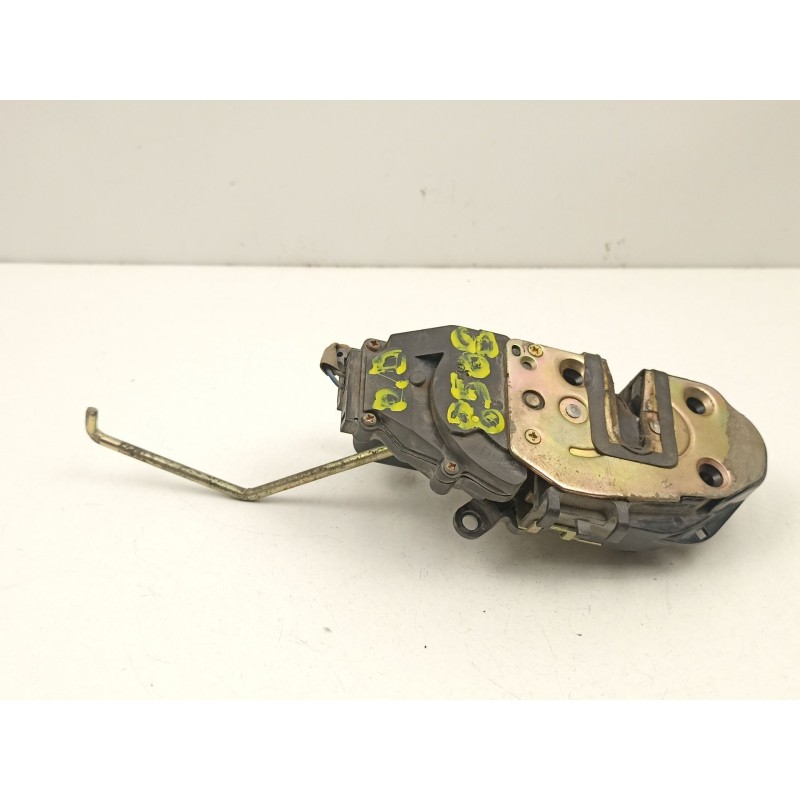 Recambio de cerradura puerta delantera derecha para kia shuma i (fb) 1.5 i 16v referencia OEM IAM 0K2A258311B  