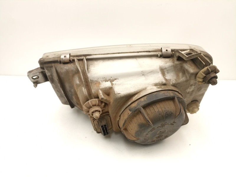 Recambio de faro derecho para volkswagen vento 1.9 td (d) aaz referencia OEM IAM 1H5941018H  