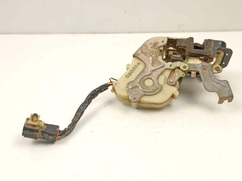 Recambio de cerradura puerta delantera izquierda para kia sorento i (jc) 2.5 crdi referencia OEM IAM 813103E010  