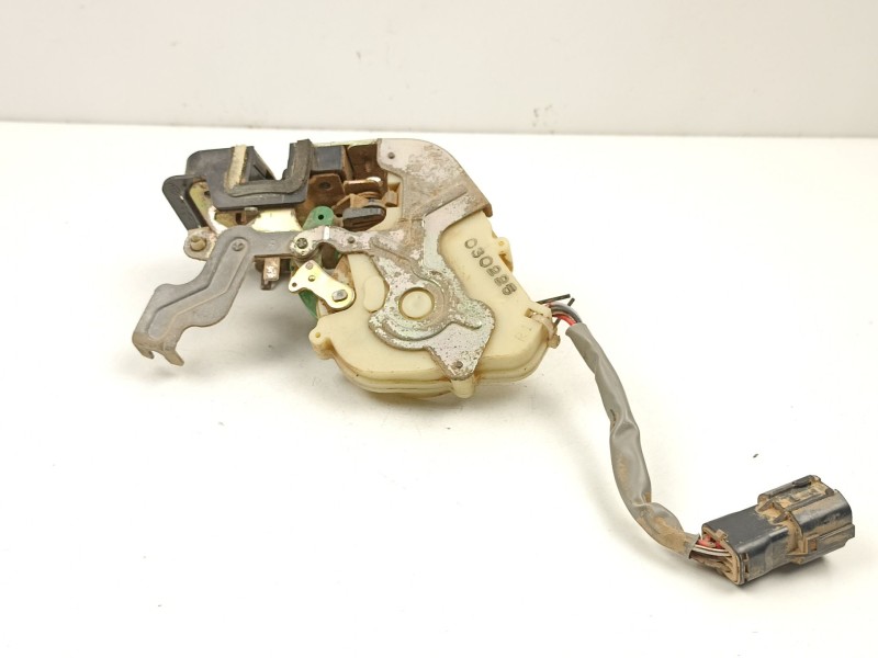 Recambio de cerradura puerta delantera derecha para kia sorento i (jc) 2.5 crdi referencia OEM IAM 813203E010  