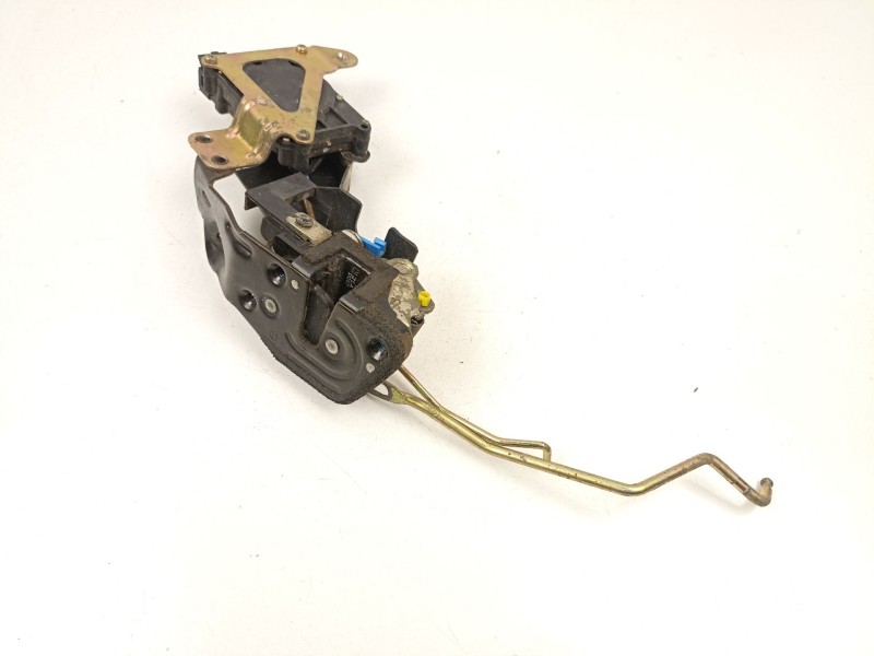 Recambio de cerradura puerta delantera derecha para hyundai accent ii sedán (lc) 1.5 crdi referencia OEM IAM 8132025030  