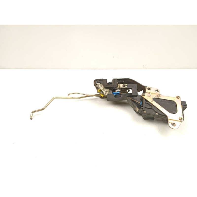 Recambio de cerradura puerta delantera derecha para hyundai accent ii sedán (lc) 1.5 crdi referencia OEM IAM 8132025030  