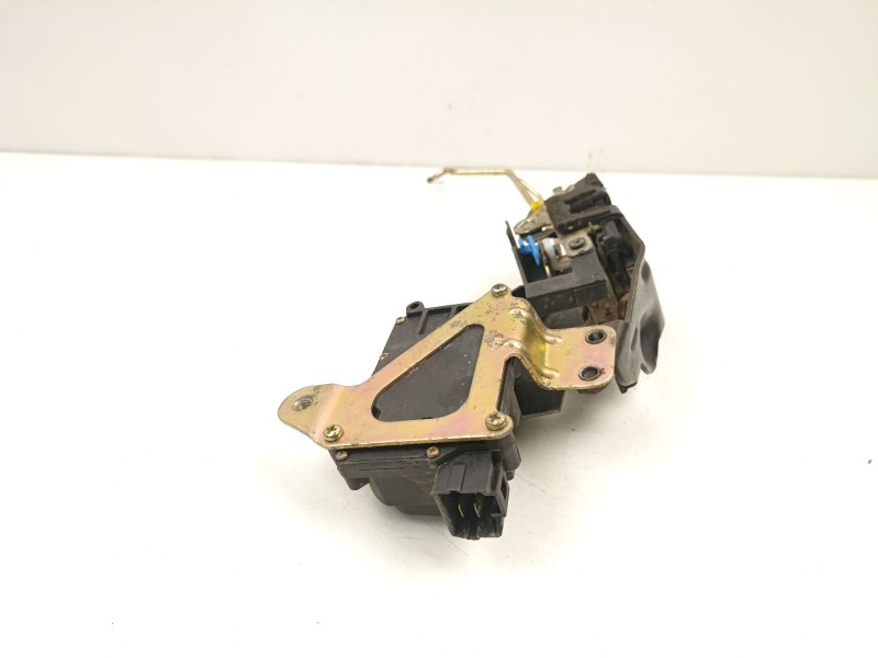 Recambio de cerradura puerta delantera derecha para hyundai accent ii sedán (lc) 1.5 crdi referencia OEM IAM 8132025030  