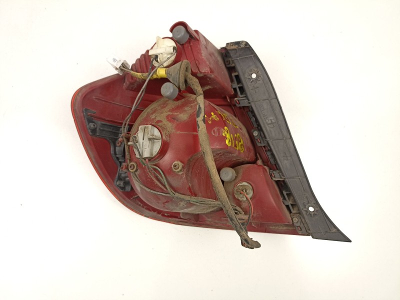 Recambio de piloto trasero derecho para hyundai accent ii sedán (lc) 1.5 crdi referencia OEM IAM 9240225710  