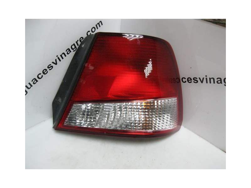 Recambio de piloto trasero derecho para hyundai accent 1.3 g 12v g 4ea referencia OEM IAM 9240225220  