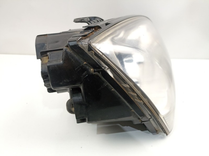 Recambio de faro derecho para kia sorento i (jc) 2.5 crdi referencia OEM IAM 921023E010  