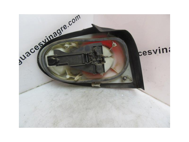 Recambio de piloto trasero dch. : renault megane : 1.6 g -k7m (89,76cv) 3p [1996] para renault megane 1.6 g -k7m    3p referenci