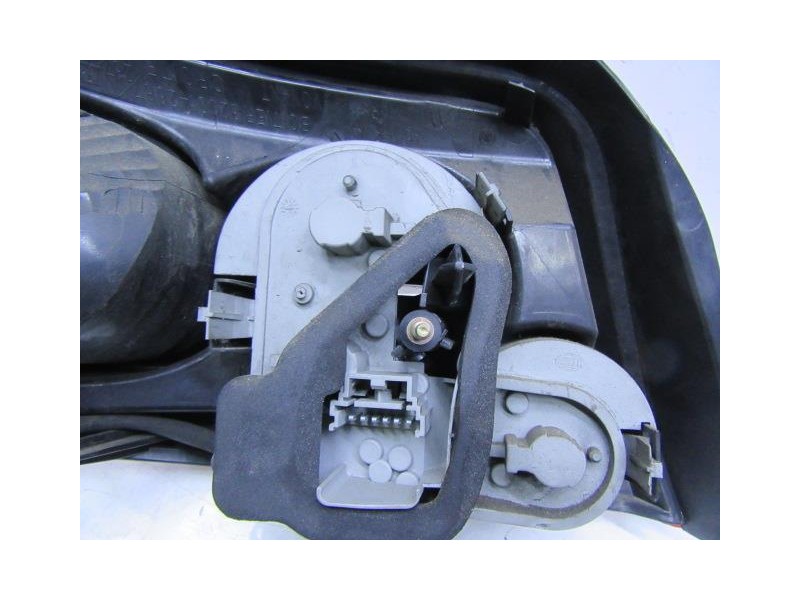 Recambio de piloto trasero dch. : renault megane : 1.9 dci [2004] para renault megane 1.9 dci referencia OEM IAM 8200142687A  