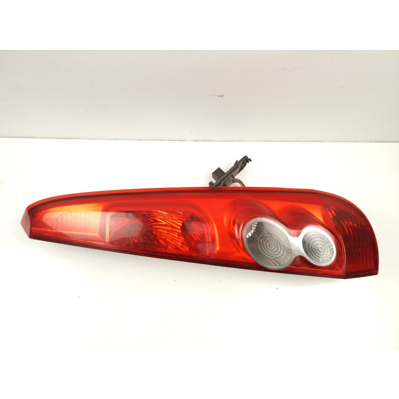 Recambio de piloto trasero derecho para ford fiesta 1.4 td referencia OEM IAM 6S6113404A  