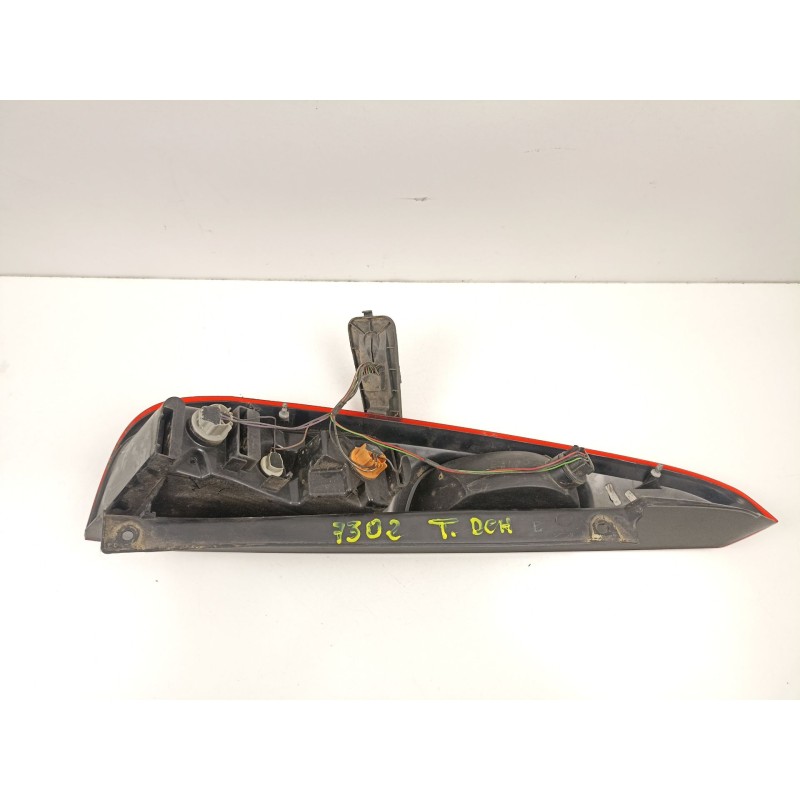 Recambio de piloto trasero derecho para ford fiesta 1.4 td referencia OEM IAM 6S6113404A  