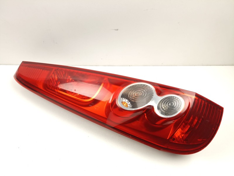 Recambio de piloto trasero izquierdo para ford fiesta 1.4 td referencia OEM IAM 6S6113405A  