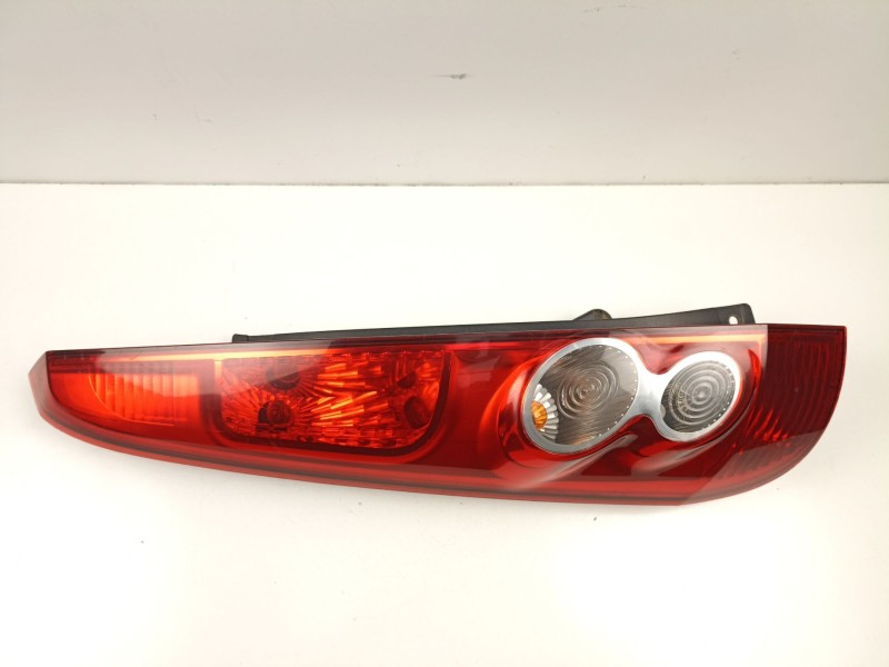 Recambio de piloto trasero izquierdo para ford fiesta 1.4 td referencia OEM IAM 6S6113405A  