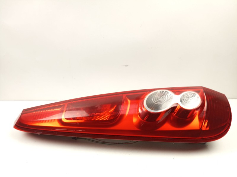 Recambio de piloto trasero izquierdo para ford fiesta 1.4 td referencia OEM IAM 6S6113405A  