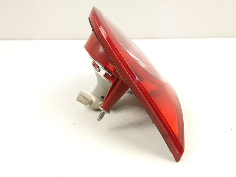 Recambio de piloto porton izquierdo para volkswagen golf v 1.9 tdi bxe - 1k - 5v referencia OEM IAM 1K6945093G 89031705 