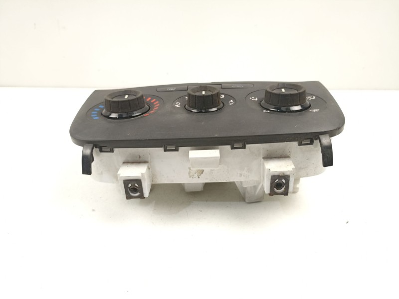 Recambio de mandos calefaccion aire para fiat punto 1.3 td referencia OEM IAM 77365668  