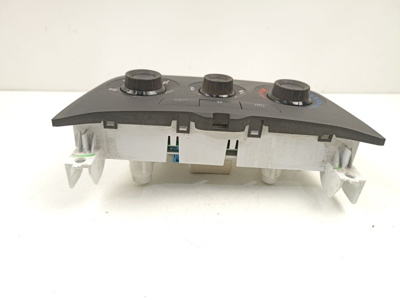 Recambio de mandos calefaccion aire para fiat punto 1.3 td referencia OEM IAM 77365668  