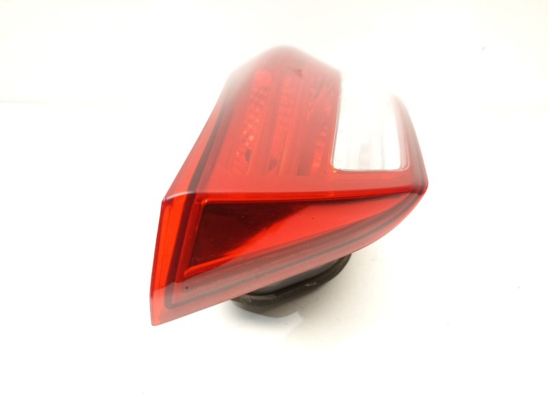 Recambio de piloto porton derecho para hyundai ix20 (jc) 1.4 crdi referencia OEM IAM 924041K000  