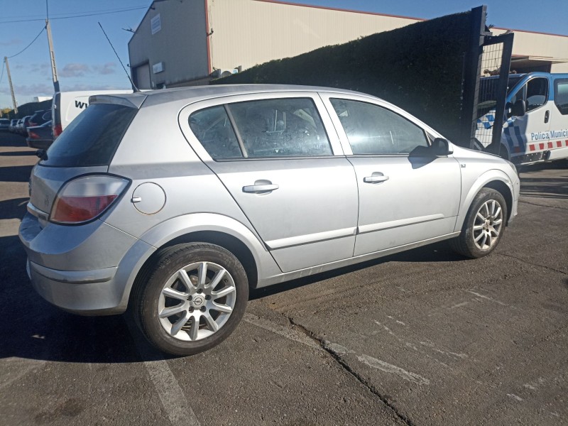 opel astra h (a04) del año 2005