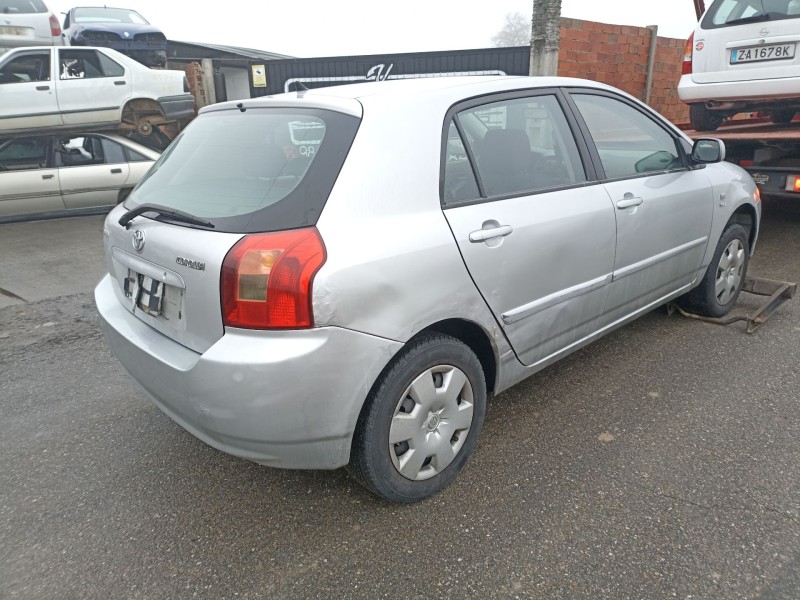 toyota corolla (_e12_) del año 2002