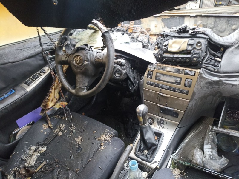 toyota corolla (_e12_) del año 2006