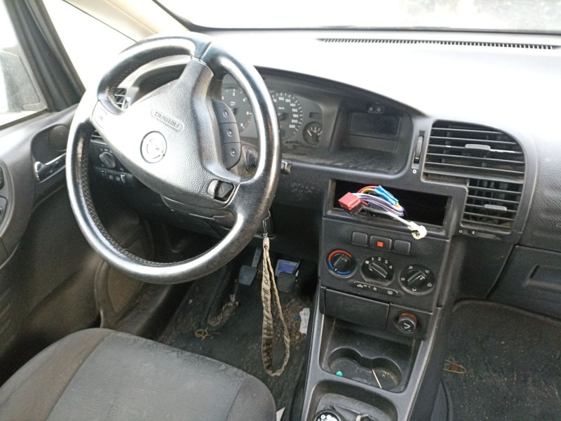 opel zafira a monospace (t98) del año 2002