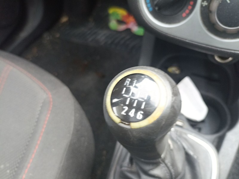 opel corsa d (s07) del año 2009