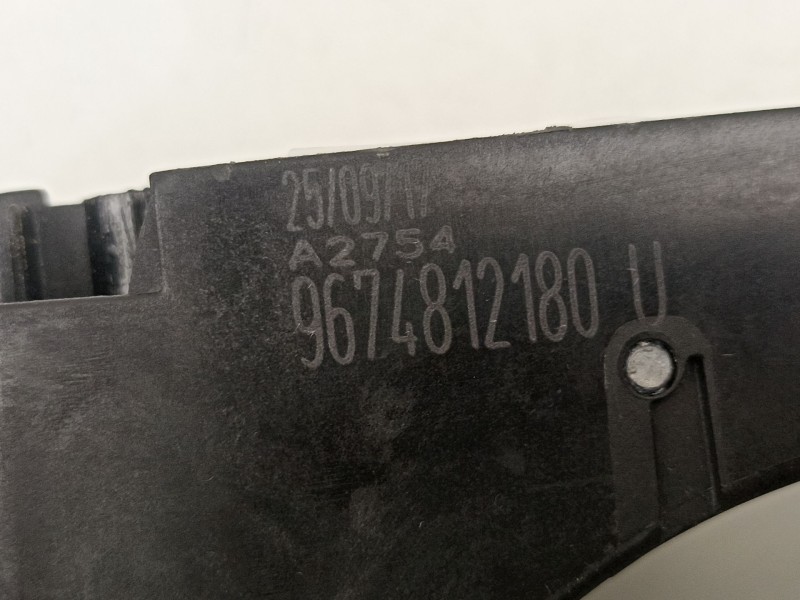 Recambio de manilla trasera izquierda para citroën c4 ii (nc_) 1.6 bluehdi 100 referencia OEM IAM 9674812180  