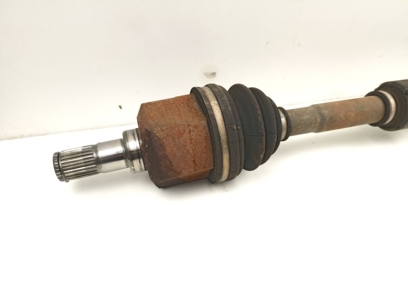 Recambio de transmision delantera derecha para kia carens iv 1.7 crdi referencia OEM IAM 49501A4200  